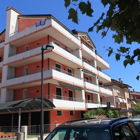 Maestrale Canova Apartments Caorle Luaran gambar