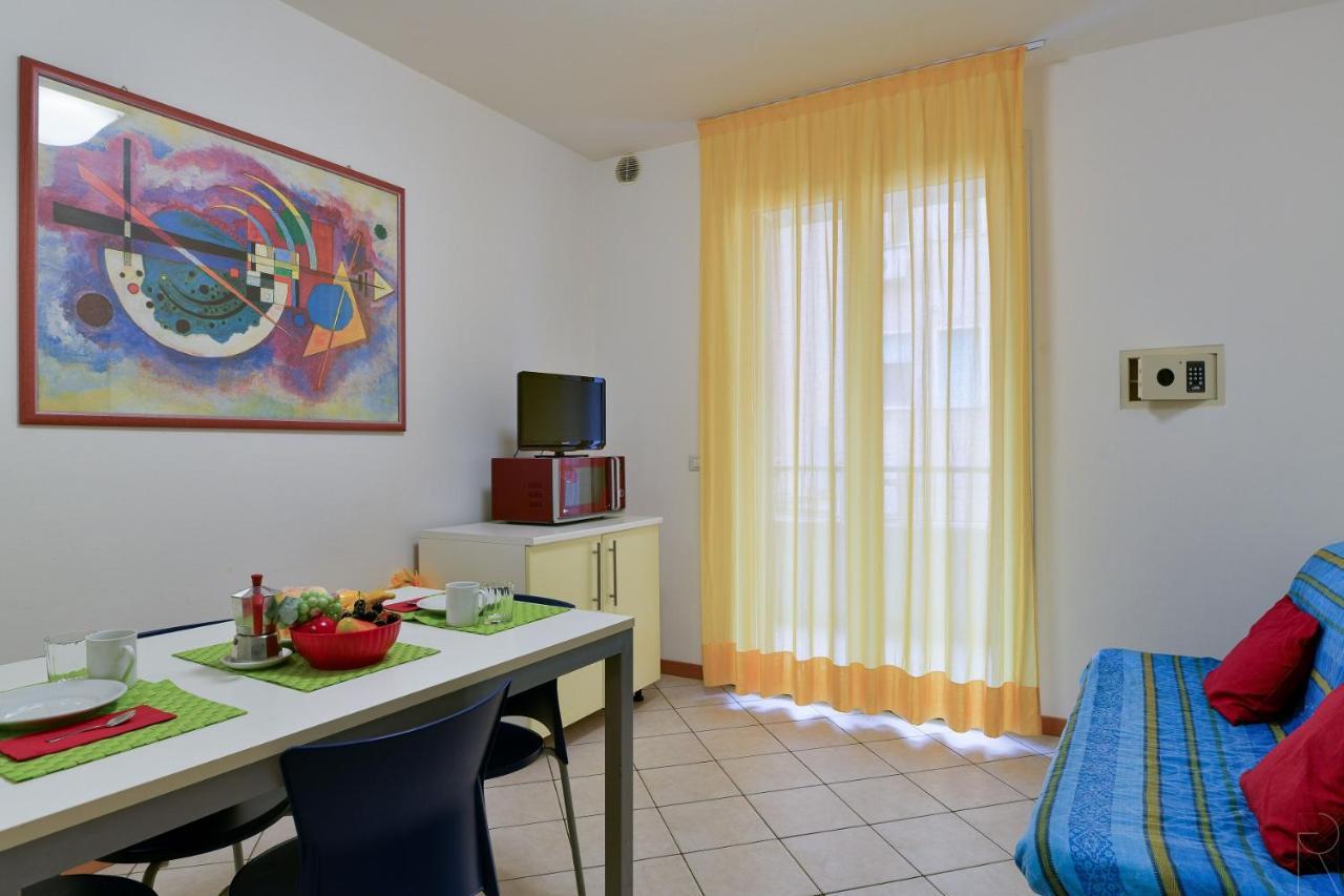 Maestrale Canova Apartments Caorle Luaran gambar