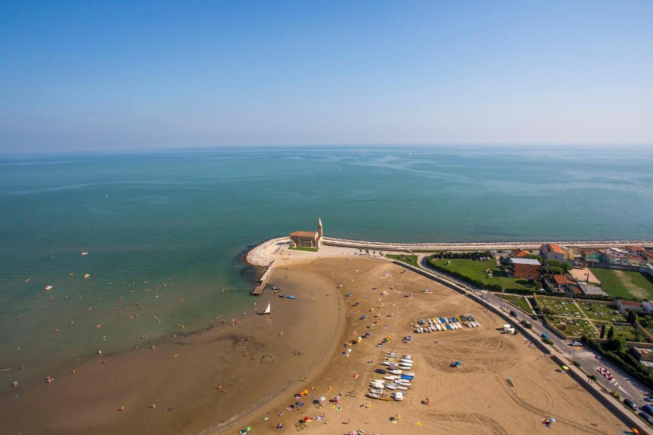 Maestrale Canova Apartments Caorle Luaran gambar