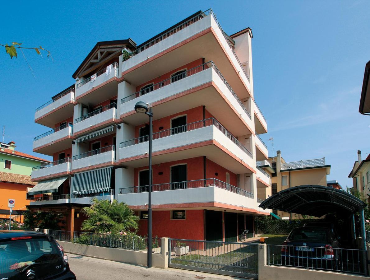 Maestrale Canova Apartments Caorle Luaran gambar
