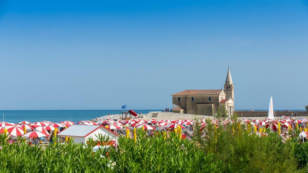 Maestrale Canova Apartments Caorle Luaran gambar