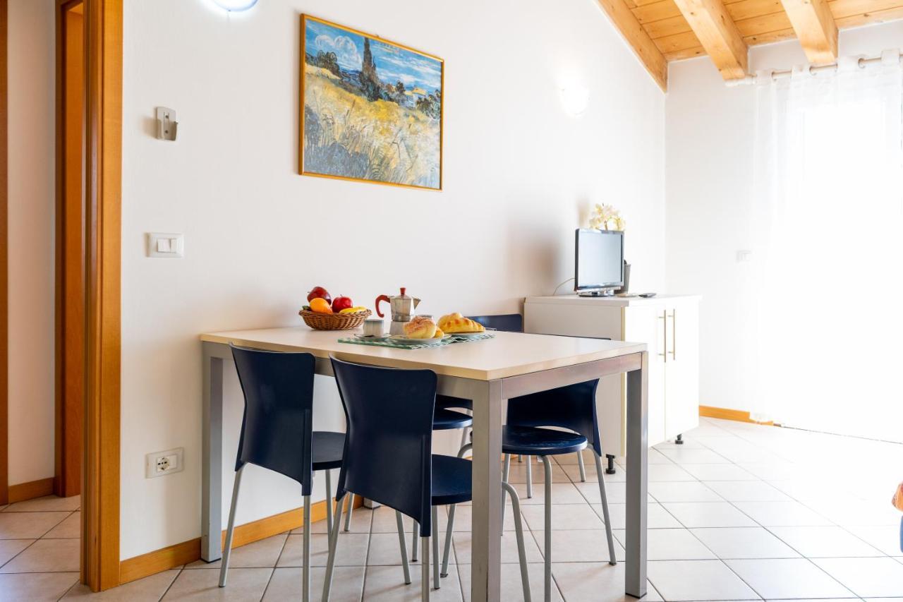 Maestrale Canova Apartments Caorle Luaran gambar